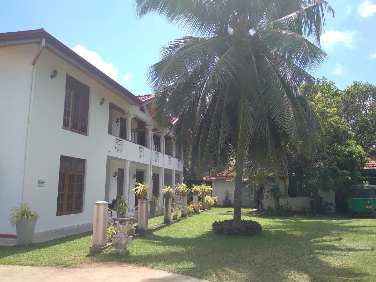 Vijai Resort Negombo Exterior photo